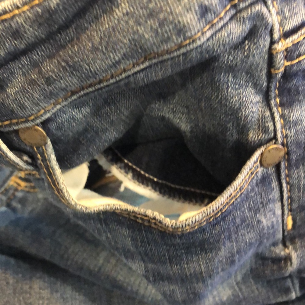 Paige Cropped Jeans - Picture 9 of 10